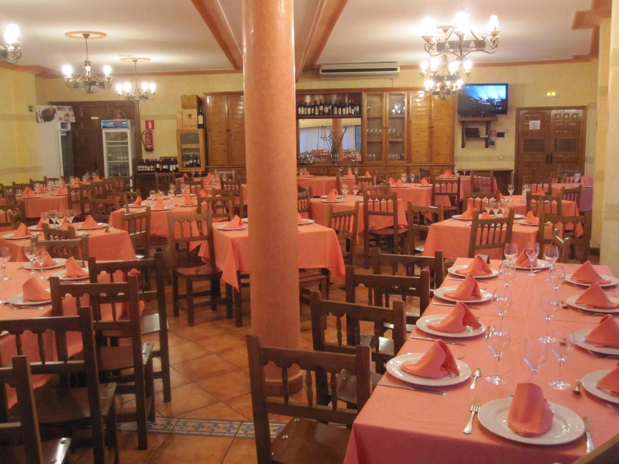 Hostal Restaurante Santa Cruz Masueco Exterior foto